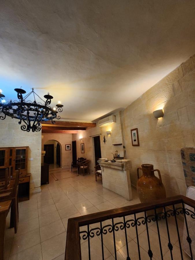 Gozo Island Escape Sleeps 4 With Private Bathroom Ghajn il-Kbira  Екстер'єр фото