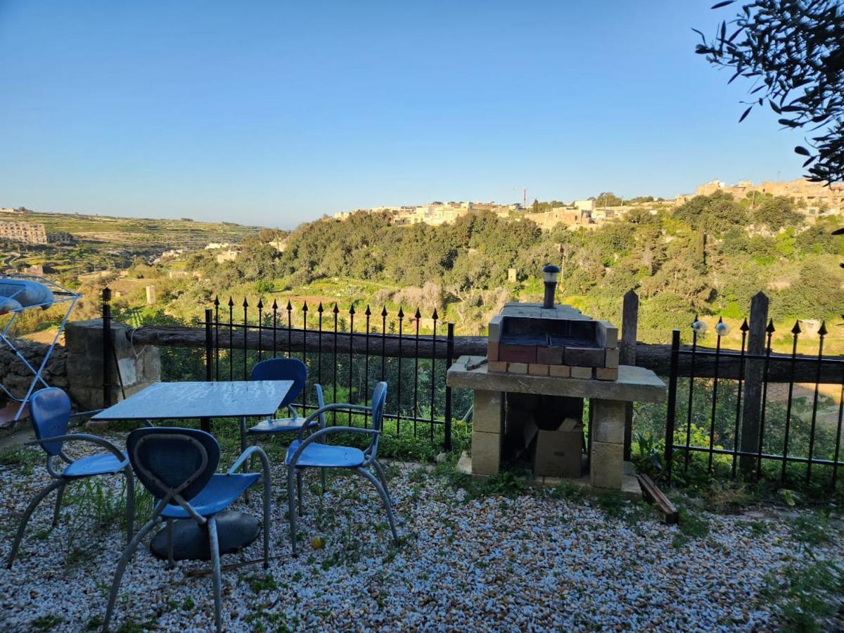 Gozo Island Escape Sleeps 4 With Private Bathroom Ghajn il-Kbira  Екстер'єр фото