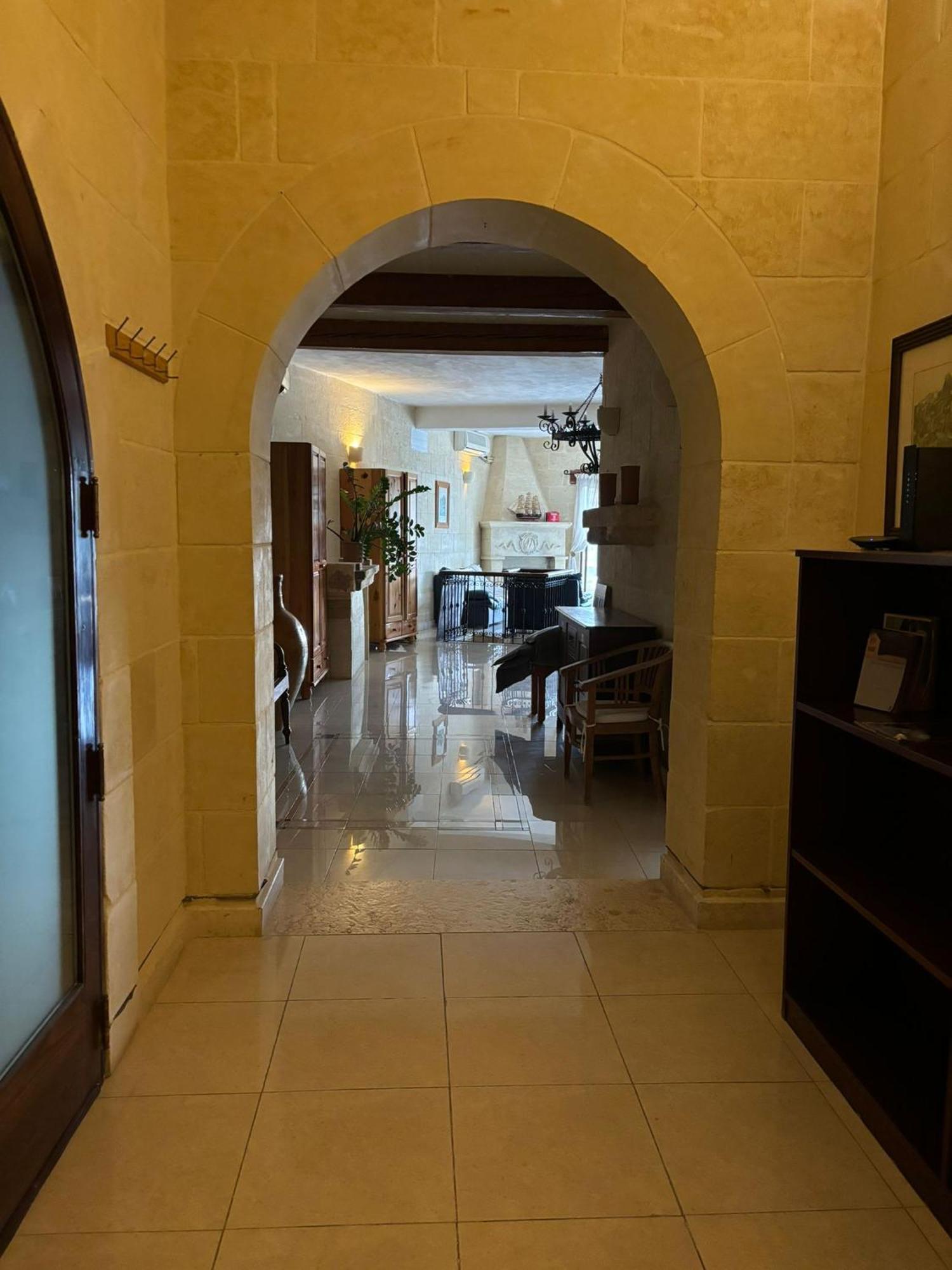 Gozo Island Escape Sleeps 4 With Private Bathroom Ghajn il-Kbira  Екстер'єр фото