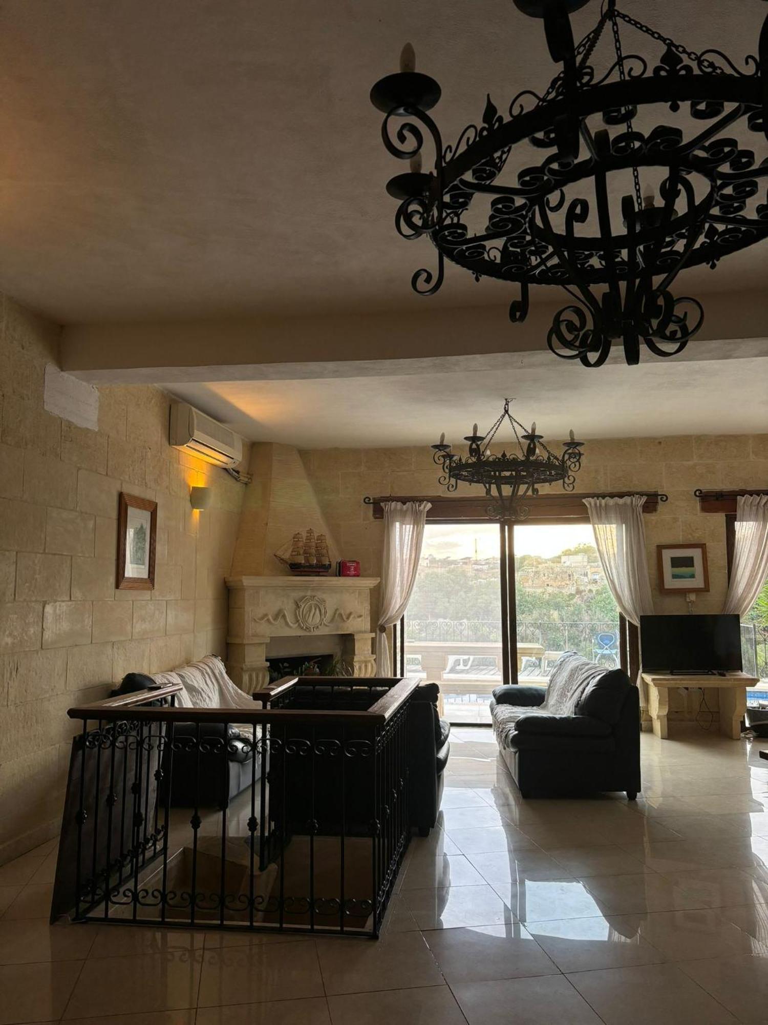 Gozo Island Escape Sleeps 4 With Private Bathroom Ghajn il-Kbira  Екстер'єр фото