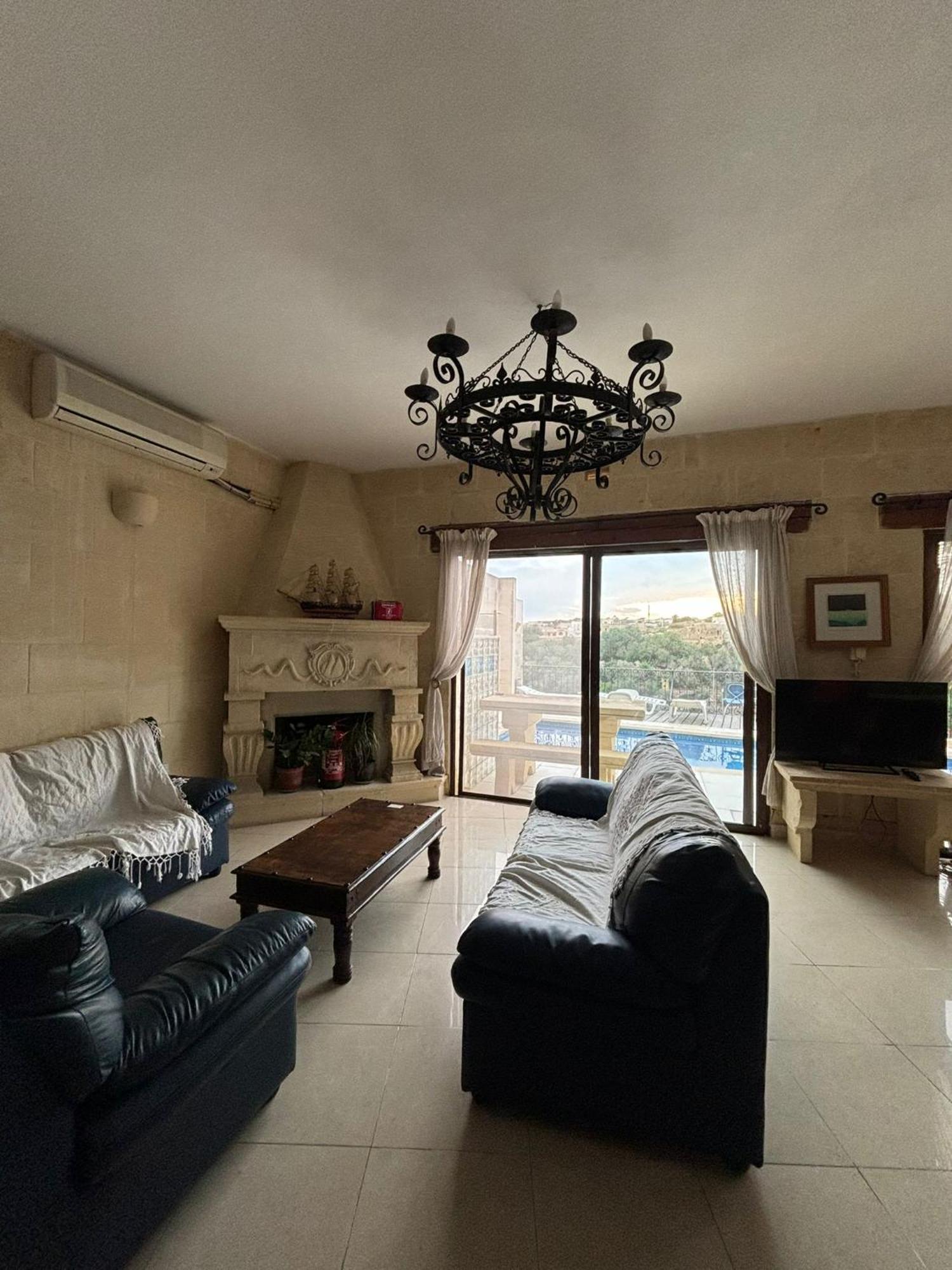 Gozo Island Escape Sleeps 4 With Private Bathroom Ghajn il-Kbira  Екстер'єр фото