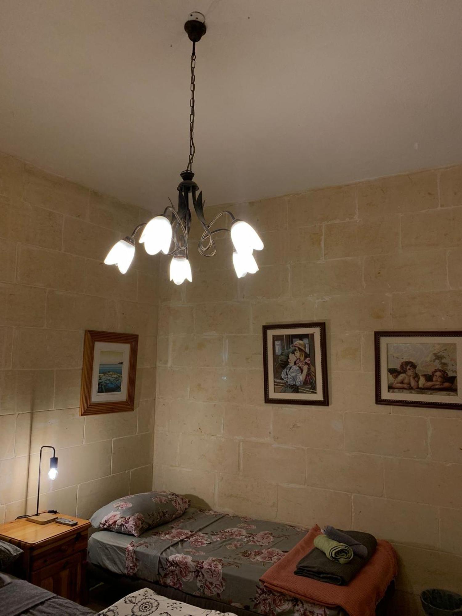 Gozo Island Escape Sleeps 4 With Private Bathroom Ghajn il-Kbira  Екстер'єр фото