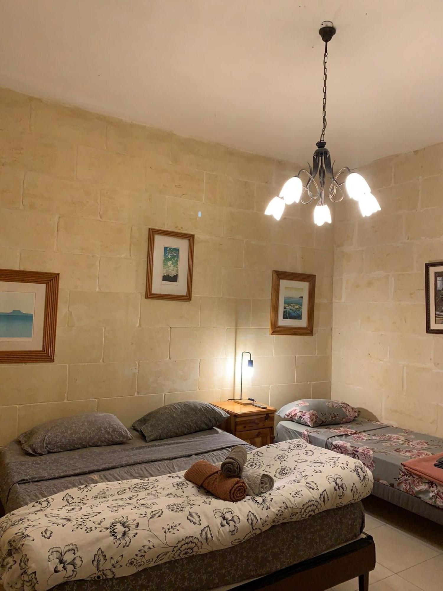 Gozo Island Escape Sleeps 4 With Private Bathroom Ghajn il-Kbira  Екстер'єр фото
