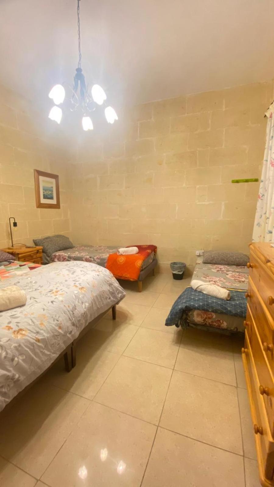 Gozo Island Escape Sleeps 4 With Private Bathroom Ghajn il-Kbira  Екстер'єр фото